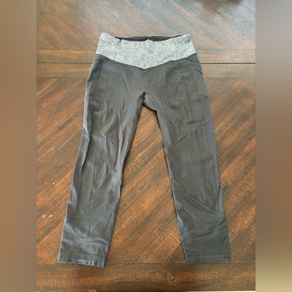 Lululemon Calf Length Grey Leggings, Fair condition